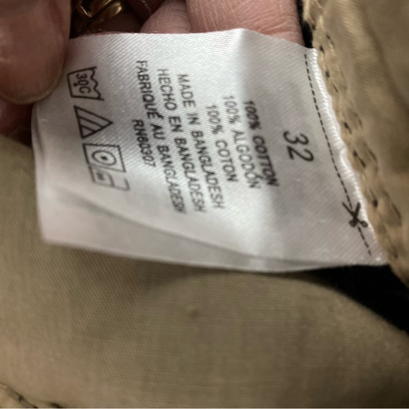 UNIONBAY DISTRESSED BLACK CARGO SHORTS, 100% COTTON,  32 - Picture 5 of 5